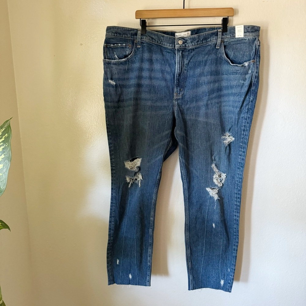 Abercrombie | Long High Rise Mom Jeans